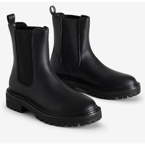 ✨Express Black Gore Lug Sole Ankle Sz 7 Boots✨ - Picture 1 of 9